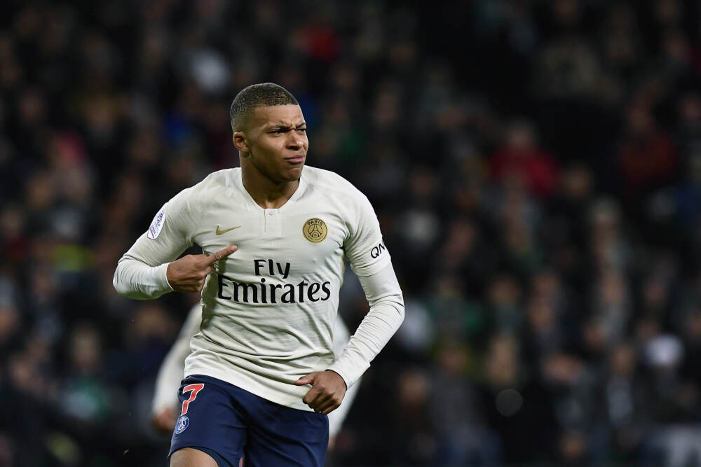 九年磨一剑：特斯拉纯电重卡 Semi 改款车型亮相，明年第二季度量产